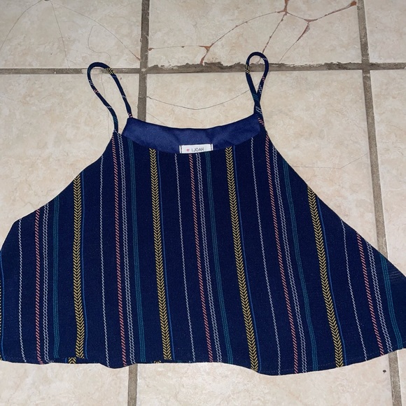 CROP TOP - Picture 1 of 2